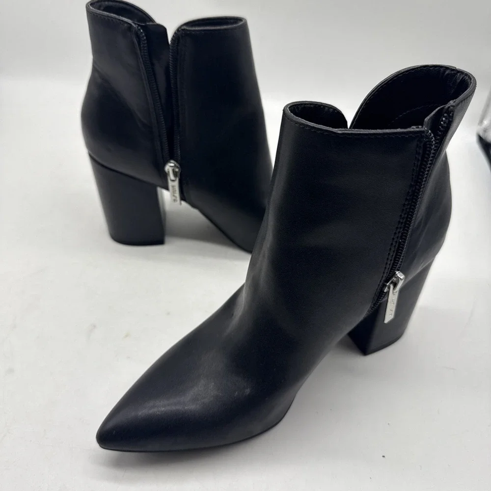 UNISA Block‎ Heel Booties Womens 5.5 Ankle Boots Black Faux Leather Minimalist
